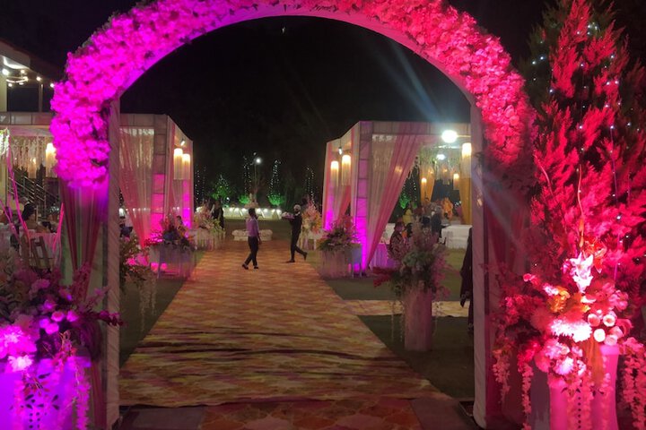 Ballroom/Hall 31 of 53