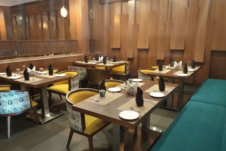 Dining 26 of 55