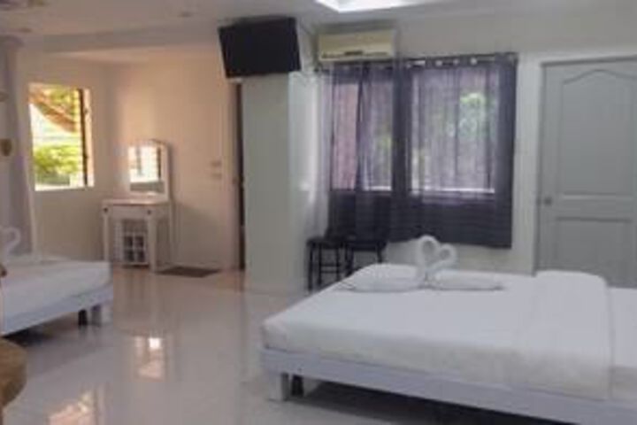 Room 2 of 31