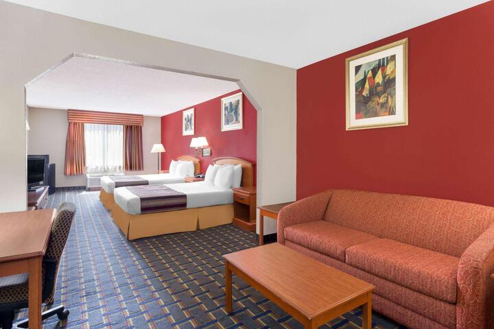 1 King Bed (9 of 9)