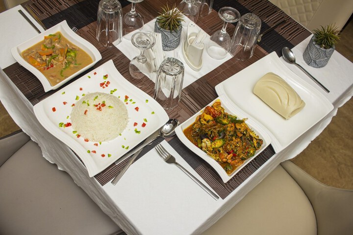 Dining 33 of 62