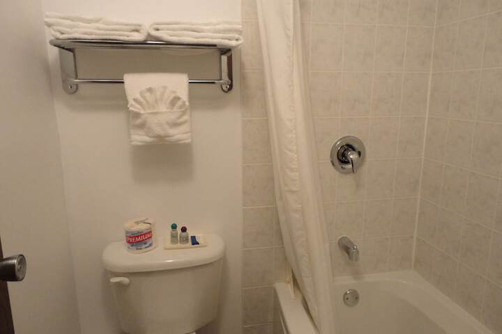 Room 21 of 35
