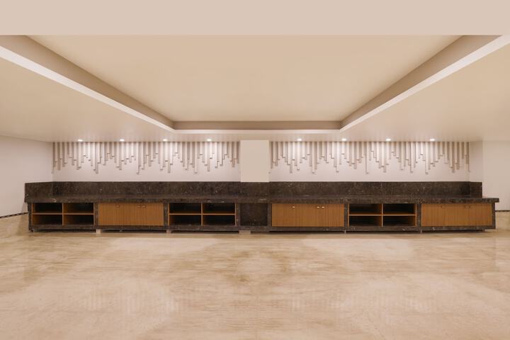 Ballroom/Hall 44 of 60