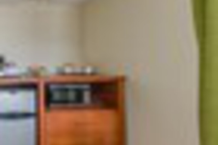 Room 152 of 216