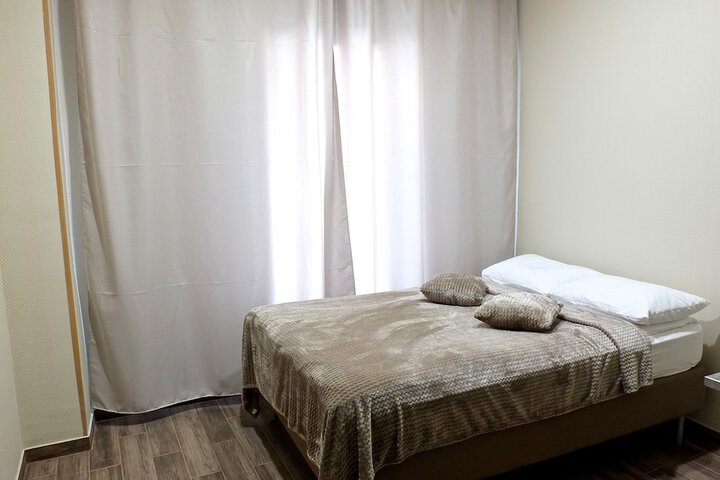 Room 5 of 68