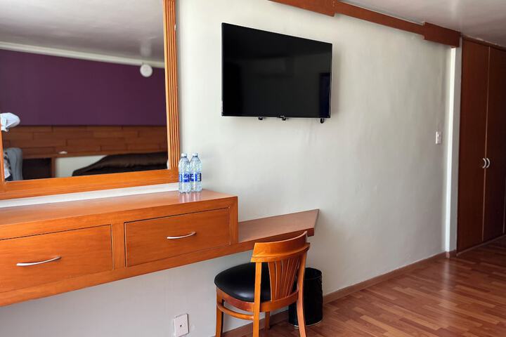 Room 25 of 266