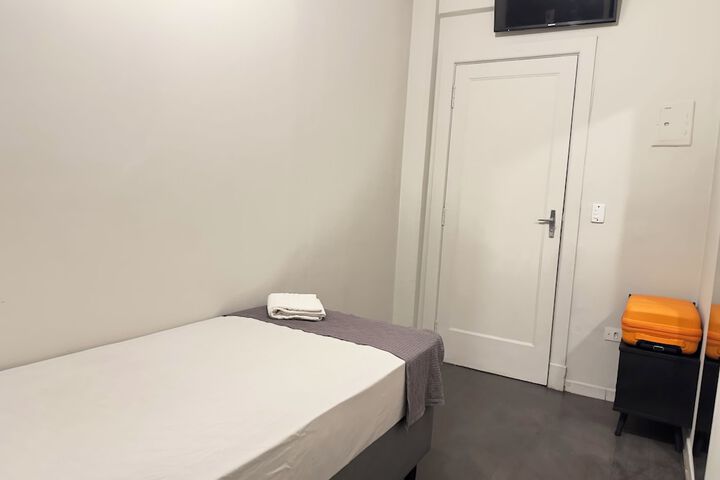 Room 10 of 43