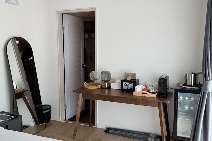 Room 10 of 46