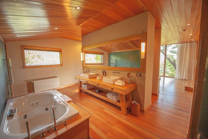 Room 4 of 58