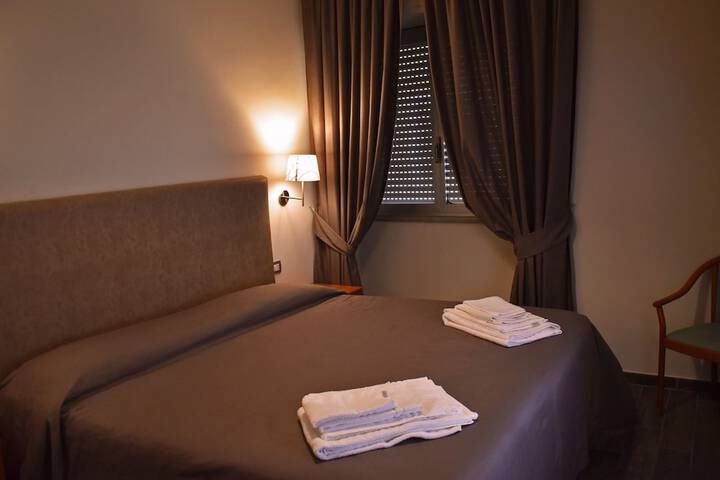 Room 10 of 50