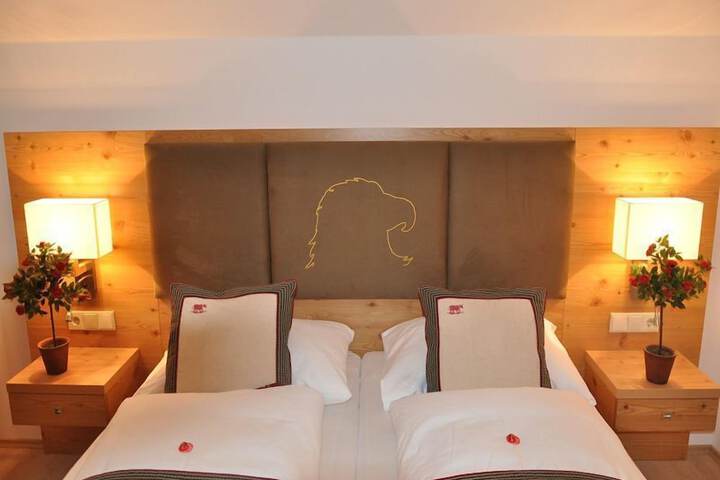 Room 4 of 31