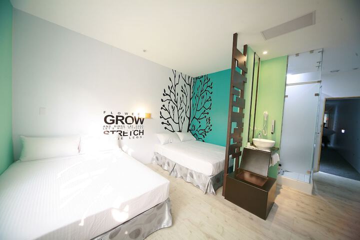 Room 4 of 31