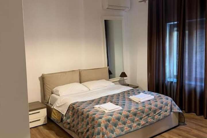 Room 3 of 26