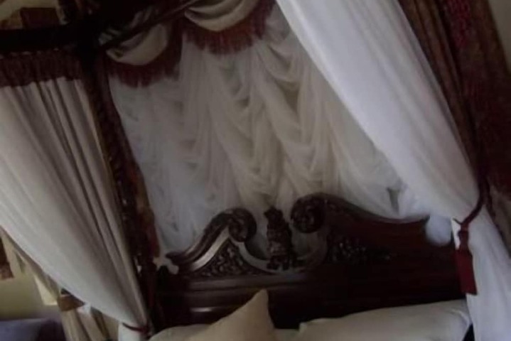 Room 4 of 19