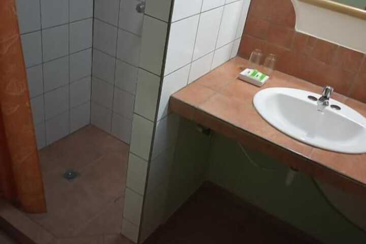 Room 9 of 10