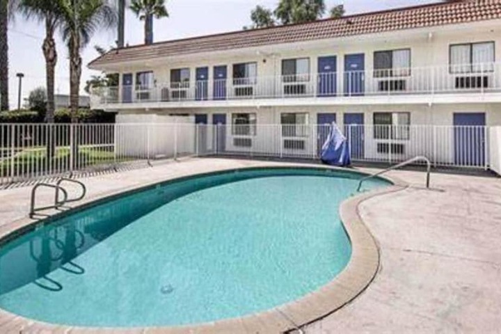 Pool 14 of 15