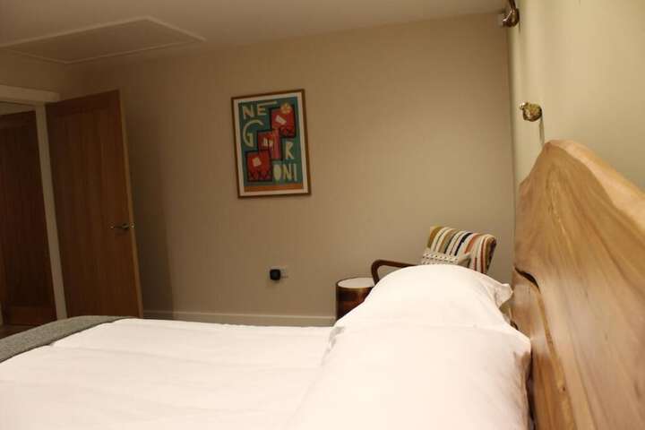 Room 12 of 32