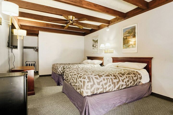 Room 6 of 39