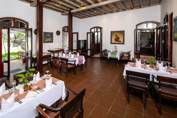 Dining 49 of 76
