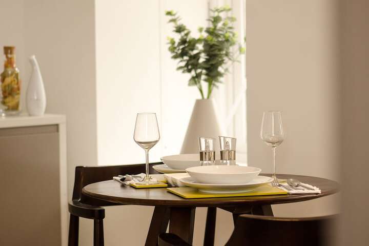 Dining 32 of 48