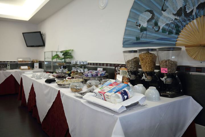 Dining 76 of 96