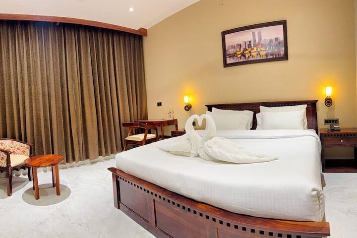 Room 5 of 103