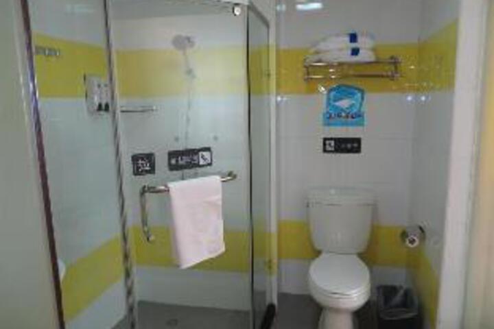 Room 4 of 5