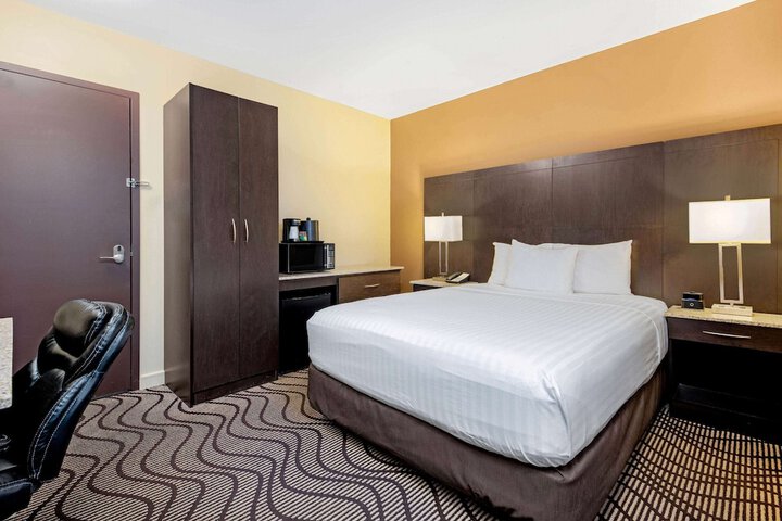 Room 11 of 31
