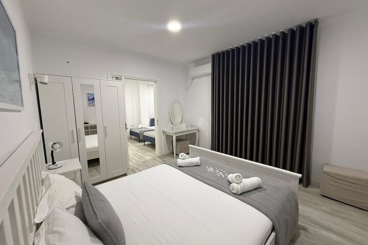 Room 10 of 37