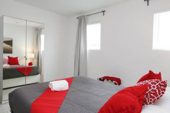 Room 102 of 245