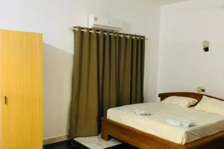 Room 4 of 14