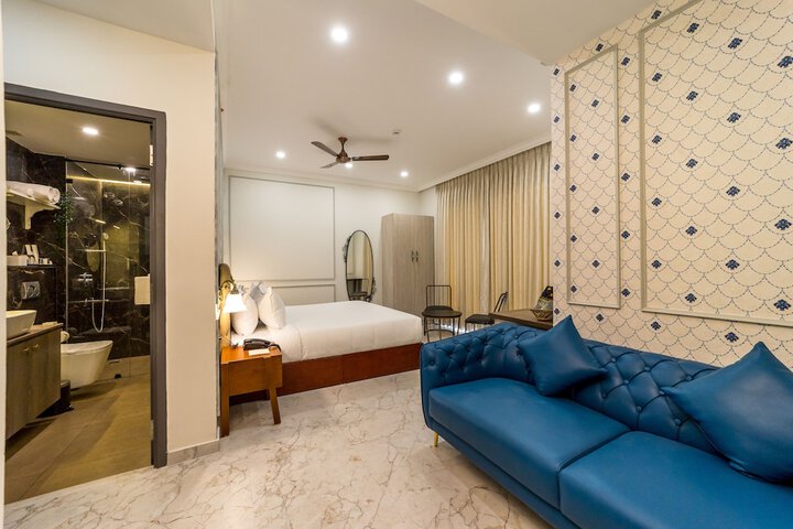Room 15 of 49