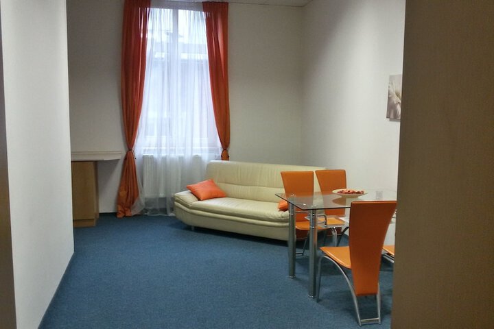 Room 13 of 84