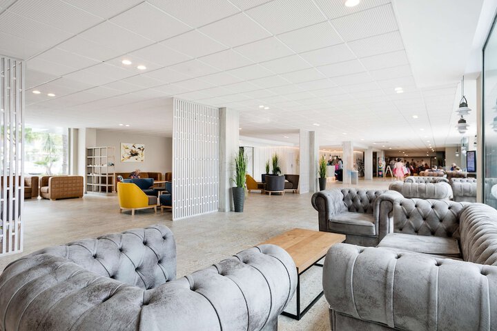 Guest Lobby