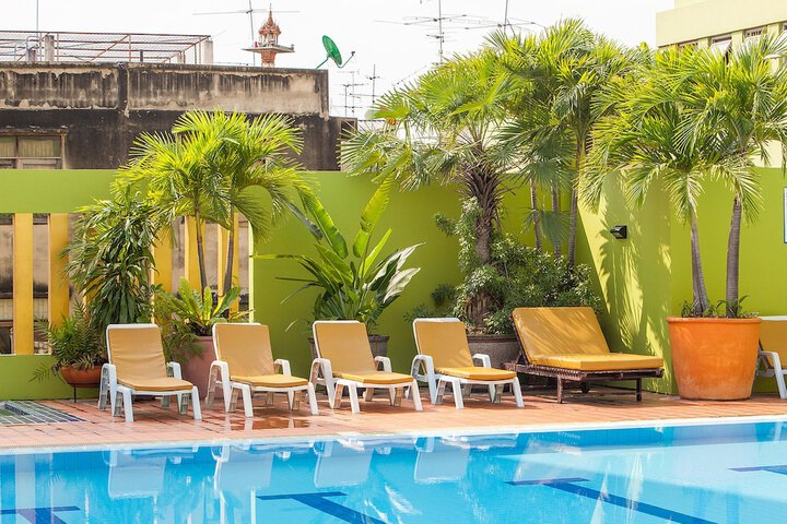Hotel Pool