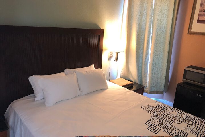 Room 18 of 53