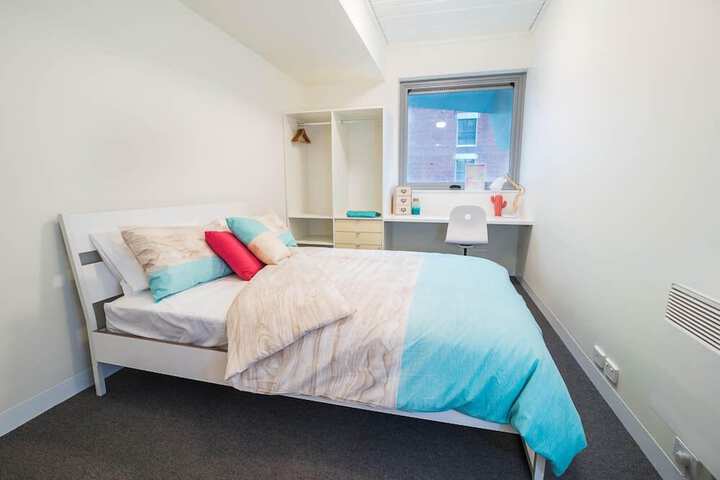Room 10 of 26