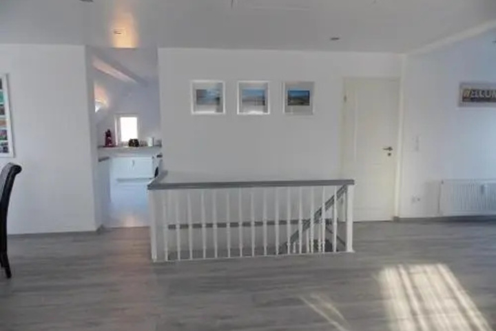Room 10 of 19