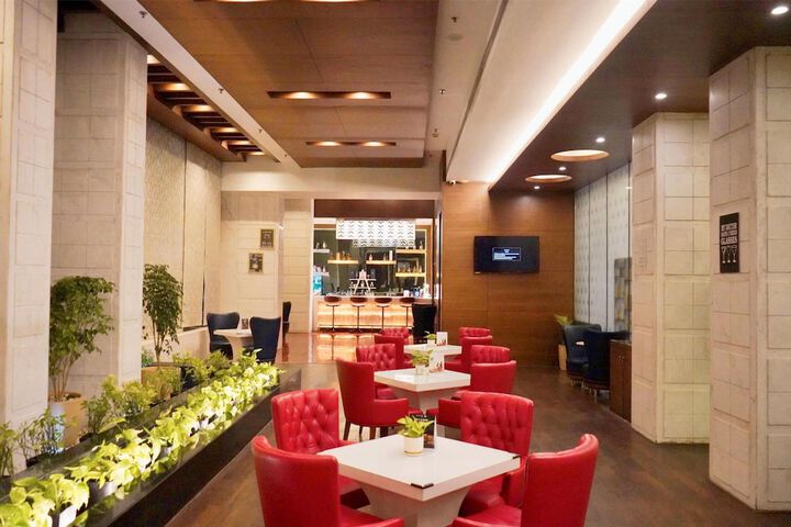 Lounge 57 of 83