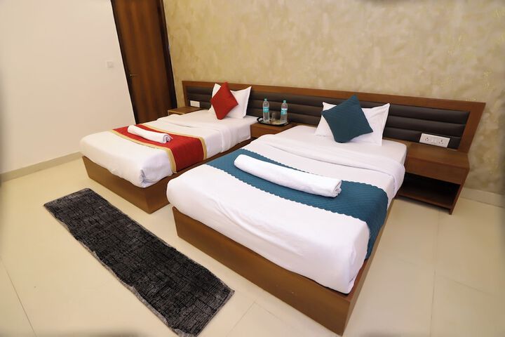 Room 6 of 14