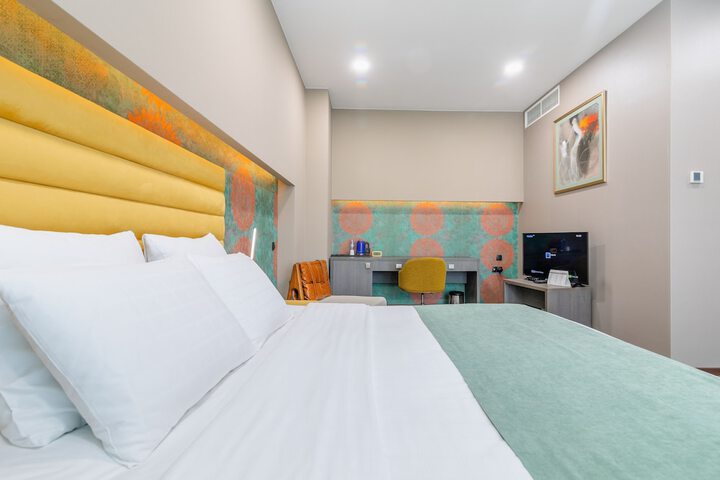 Room 6 of 40