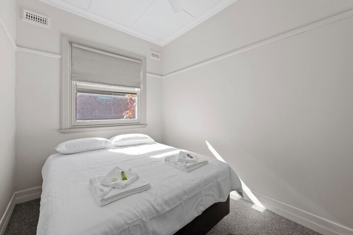 Room 4 of 17
