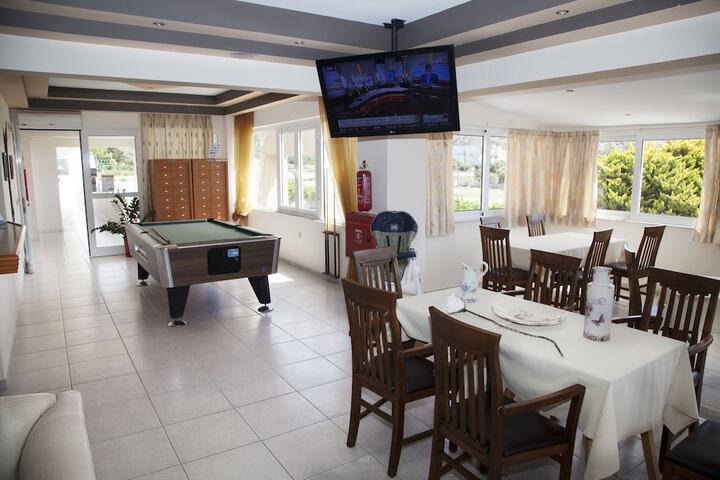 Guest Lobby