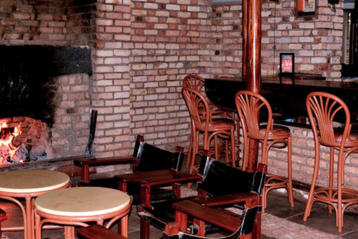 Lounge 53 of 91