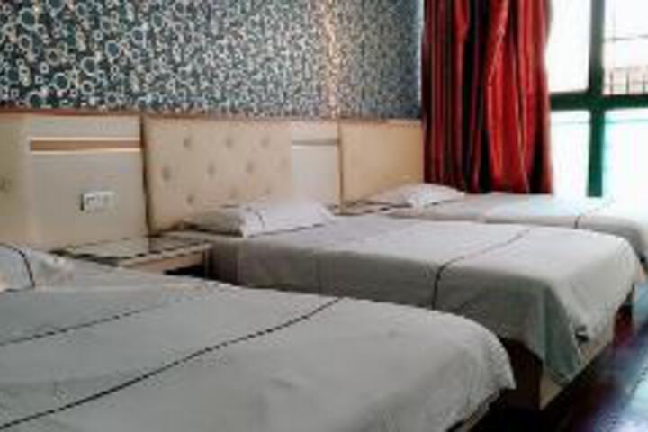 Room 4 of 6