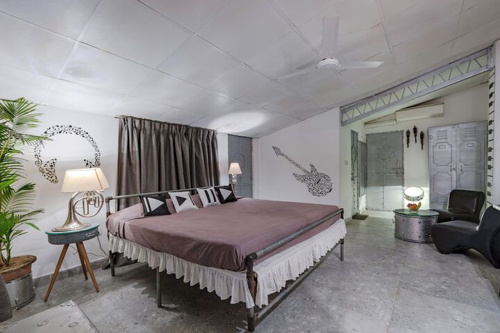 Room 16 of 41