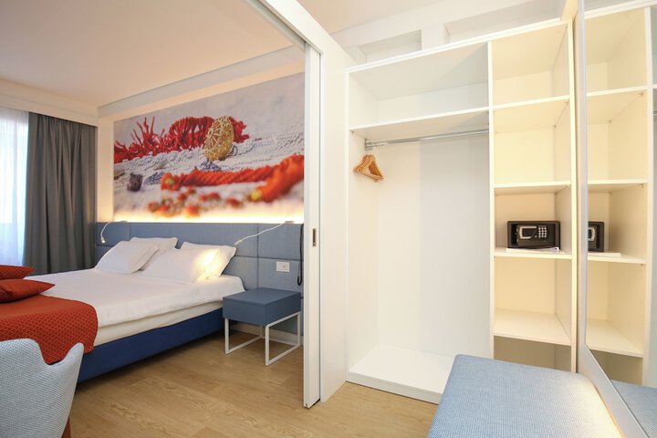 Room 132 of 221
