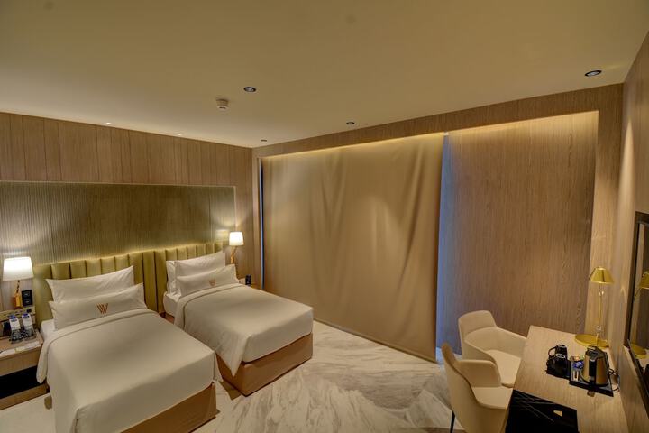 Room 21 of 43