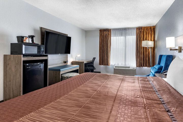 1 King Bed (20 of 46)