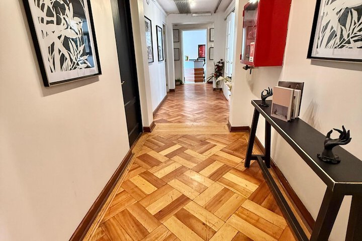 Room 21 of 28